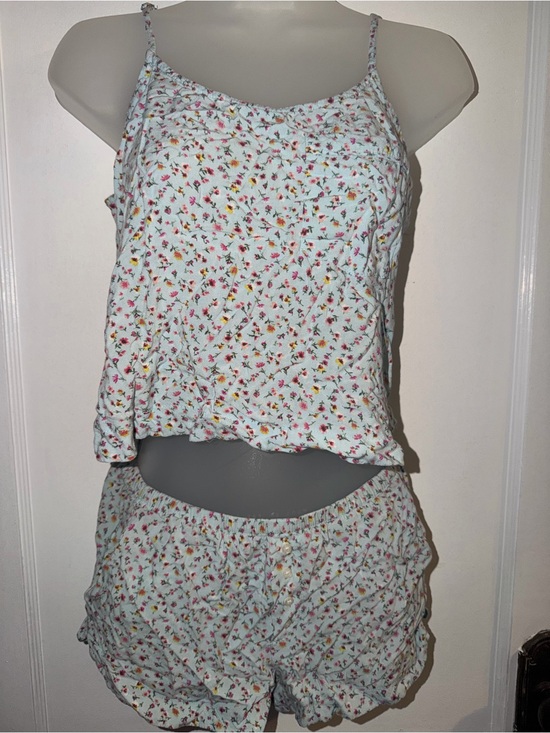 Forever 21 Other - Forever 21 Baby Blue Floral Cami & Shorts Set